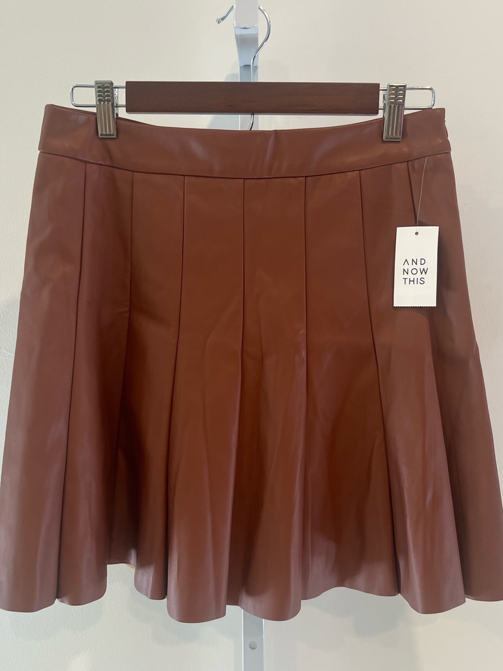 NWT And Now This Cognac Brown Faux Leather Pleated Skirt Womens Sz Medium